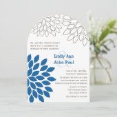 Blue Floral Chrysanthemum Wedding Invitations Kaart (Staand voorkant)