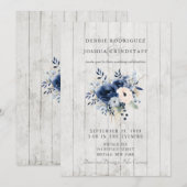 Blue Floral on Wood Wedding Invitation  Kaart (Voorkant / Achterkant)