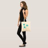 Blue Flowers Canvas tas (Voorkant (model))