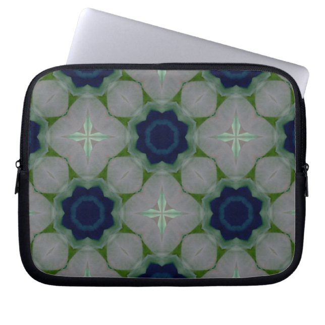 Blue Flowers-laptophoes Laptop Sleeve (Voorkant)