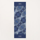 Blue Fractal Monogram Yoga Mat (Voorkant)