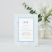 Blue gingham bow stropdas virtueel baby shower briefkaart (Staand voorkant)