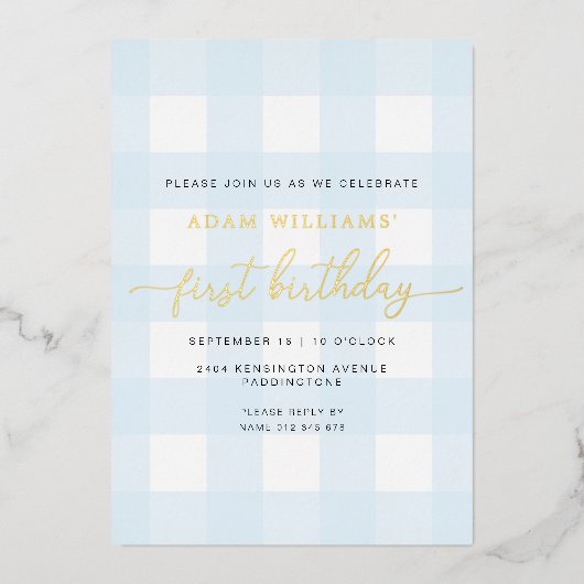 Blue Gingham First Birthday Gold Foil Invitation Folie Uitnodiging (Voorkant)