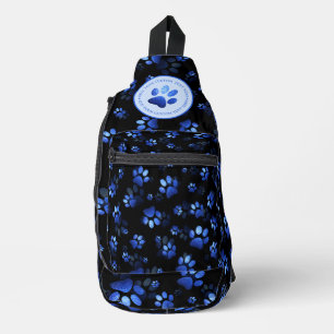 Blue Glitter Pet Paw print op zwarte achtergrond Sling Bag