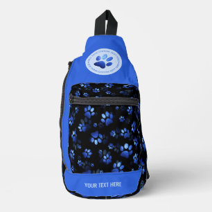 Blue Glitter Pet Paw print op zwarte achtergrond Sling Bag