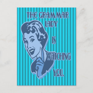 Blue Grammar Lady kijken naar Briefkaarten