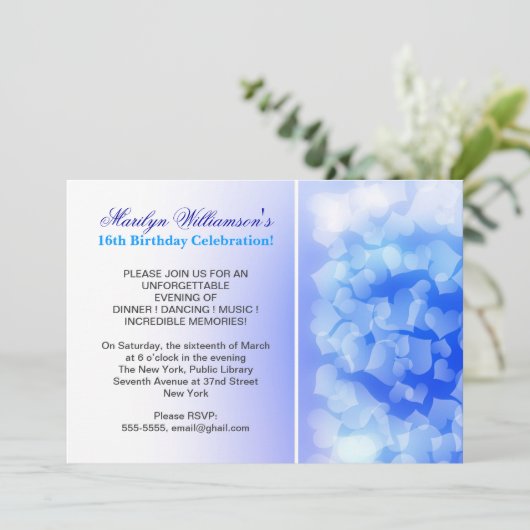 Blue Hearts Modern Sweet 16 verjaardagsuitnodiging Kaart (Staand voorkant)