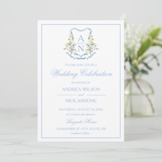 Blue Hydrangea Crest Monogram Wedding Invitation (Debout devant)