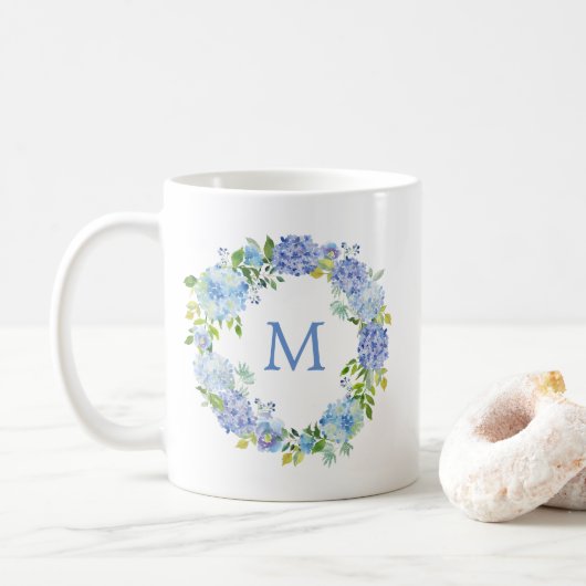 Blue Hydrangea Floral Wreath Monogram Koffie Mok (Met donut)
