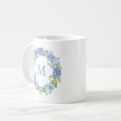 Blue Hydrangea Floral Wreath Monogram Koffie Mok (Voorkant links)