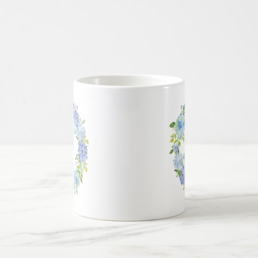 Blue Hydrangea Floral Wreath Monogramme café Mug (Centre)