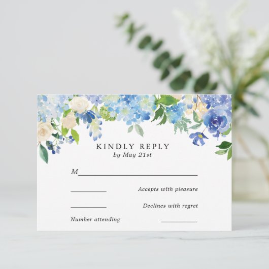 Blue Hydrangea Flowers Bruiloft RSVP Kaart (Staand voorkant)