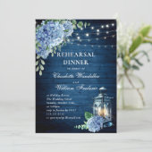Blue Hydrangea Lantern Navy Wood Rehearsal Dinner Kaart (Staand voorkant)