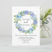 Blue Hydrangeas Floral Wreath Faire-part de mariag (Debout devant)