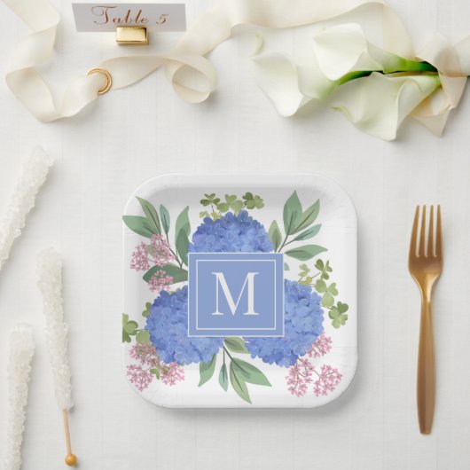 Blue Hydrangeas Modern Boeket Custom Monogram Papieren Bordje (Huwelijk)