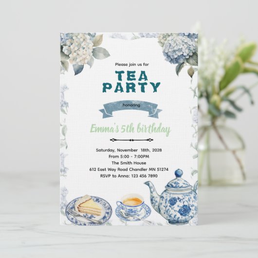 Blue Hydrangeas tea party Invitation (Debout devant)
