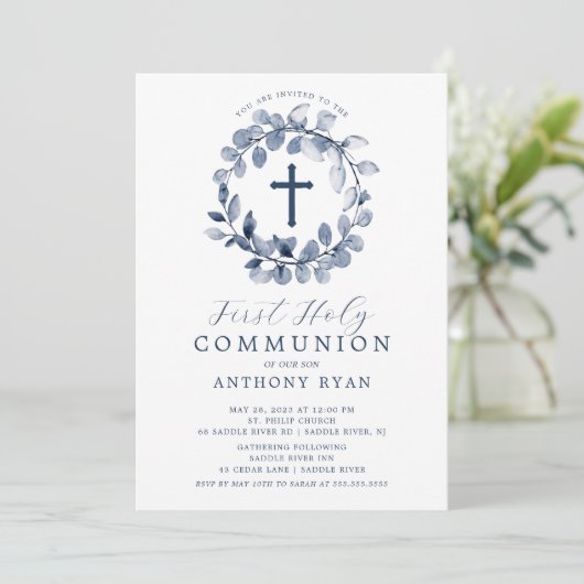 Blue Leaf Boys First Communion Invitation (Debout devant)