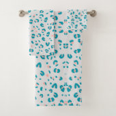 Blue Leopard Pattern Bad Handdoek (Insitu)