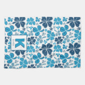 Blue Lucky Shamrock Clover Pattern Monogrammed Theedoek (Horizontaal)