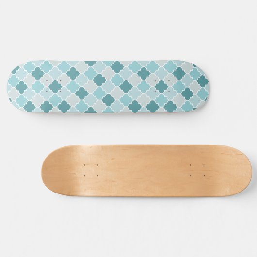 Blue Moroccan Trellis, Latticework, Quatrefoil Skateboard (Horizontaal)