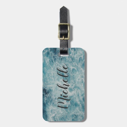 Blue Ocean Summer Beach Waves Monogram Aangepast Bagagelabel (Voorkant verticaal)