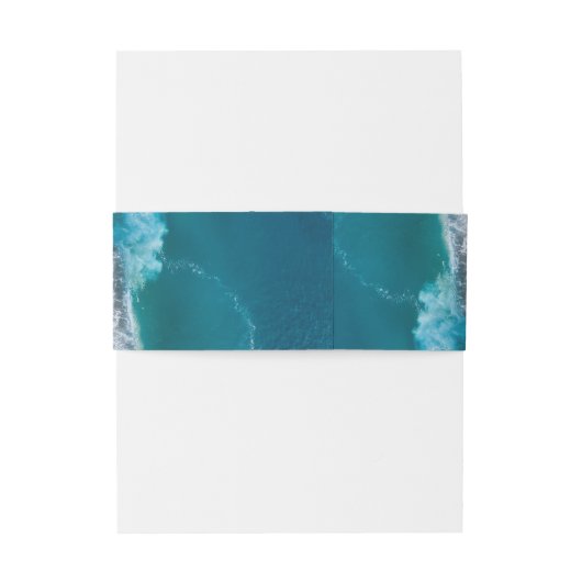 Blue Ocean Waves Tropical Beach Monogram Huwelijk Uitnodigingen Wikkel (Achterkant Voorbeeld)