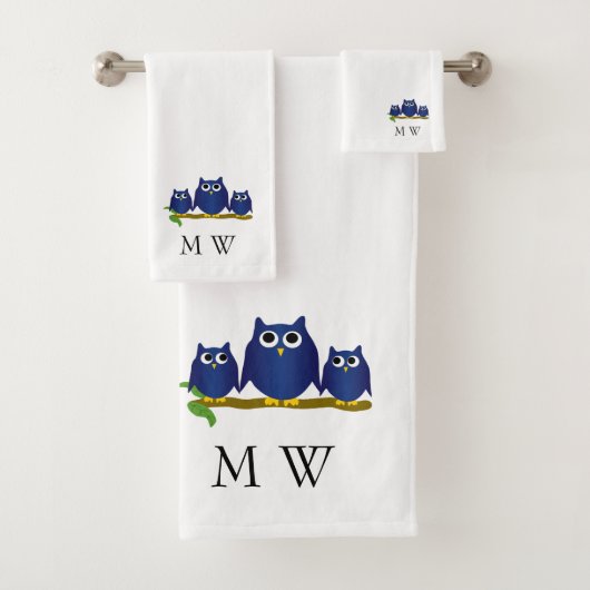Blue Owls Design Monogrammed (En situation)