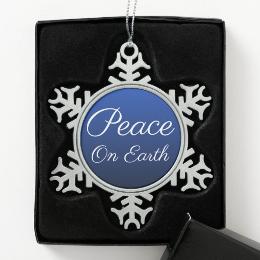 Blue Peace on Earth Sneeuwvlok Ornament (Kistje)