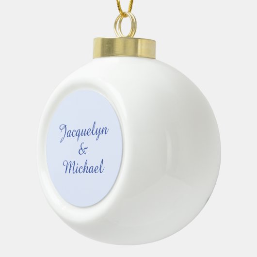 Blue Plain Elegant Modern Kalligrafie Naam Keramische Bal Ornament (Rechts)