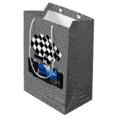 Blue Race-auto met gecheckte vlag Medium Cadeauzakje (Achterkant Gekanteld)