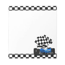 Blue Race-auto met gecheckte vlag