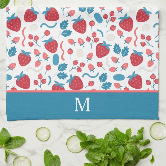 Blue Red Boho Strawberry Pattern Monogram Theedoek (Gevouwen)