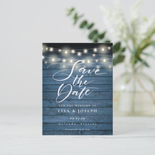 Blue Rustic String Lights QR Code Save the Date Briefkaart (Staand voorkant)