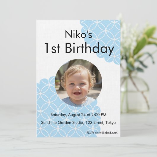 Blue Shippo 1st Birthday Photo Invitation 招待状 Kaart (Staand voorkant)