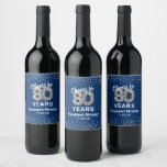 Blue Silver 80th Birthday Vin Étiquette<br><div class="desc">Étiquettes de bouteille de vin de quatre-vingts ans personnalisés avec un arrière - plan bleu élégant qui peut être changé à n'importe quelle couleur,  parties scintillant brillante argent,  quatre-vingts ballons d'hélium argent,  et un modèle de texte moderne qui est facile à personnaliser.</div>