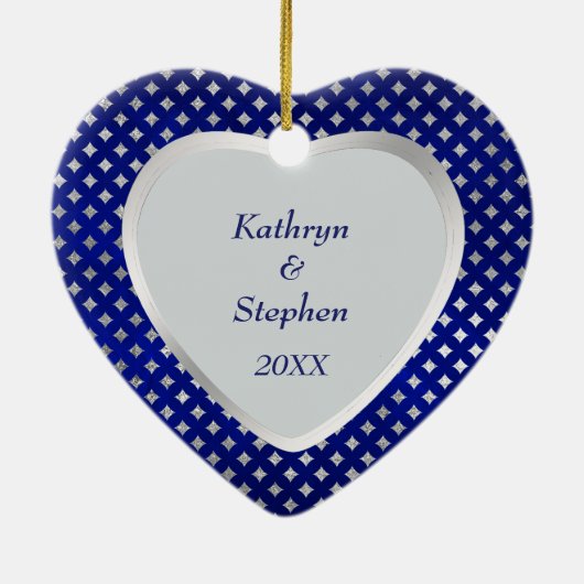 Blue Silver Diamond Pattern Pas getrouwd Keramisch Ornament (Achterkant)