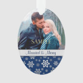 Blue Silver Snowflake Married & Merry Kerstmis Ornament (voorkant)