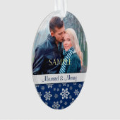 Blue Silver Snowflake Married & Merry Kerstmis Ornament (voorkant)