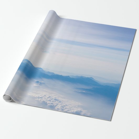 Blue sky and mountains view from airplane stylized cadeaupapier (Uitgerold)