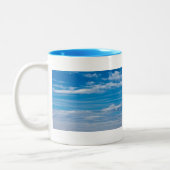 Blue Sky met Cloud Streaks Tweekleurige Koffiemok (Links)