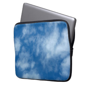 Blue Sky met Clouds Natuur Fotografie Laptop Sleeve