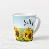 Blue Sky Zonnebloem en Vlinder gepersonaliseerd Latte Mok (Rechterhoek)