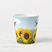 Blue Sky Zonnebloem en Vlinder gepersonaliseerd Latte Mok (Voorkant)
