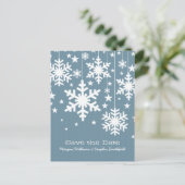 Blue Snowflakes et Stars Enregistrer la date Carte (Debout devant)