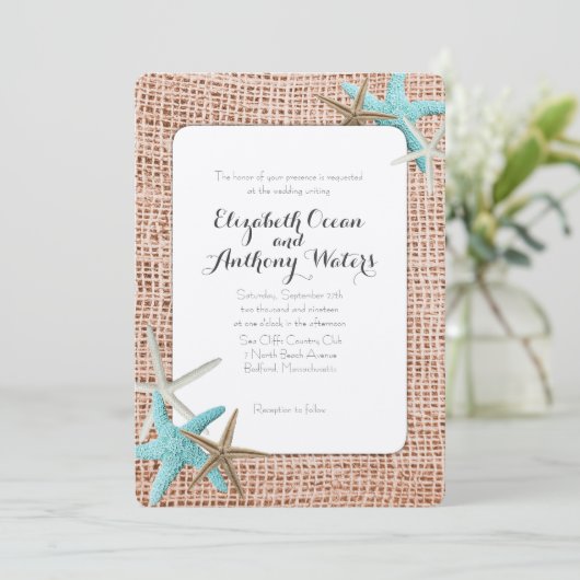 Blue Starfish Beach Burlap Mariage Invitations (Debout devant)