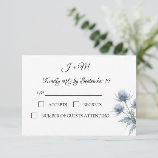 Blue Thistle Scottish Simple Wedding RSVP (Debout devant)
