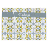Blue Tile French Country Lemon Name Monogram Groot Cadeauzakje (Achterkant)