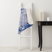 Blue White Chinoiserie Floral Sherpa Deken (In situ)