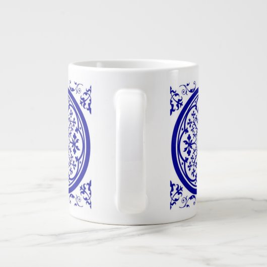 Blue White gothic Tile Pattern Extra Grote Beker (Achterkant)