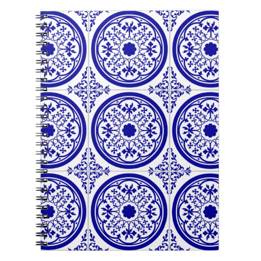 Blue White gothic Tile Pattern Notitieboek (Voorkant)